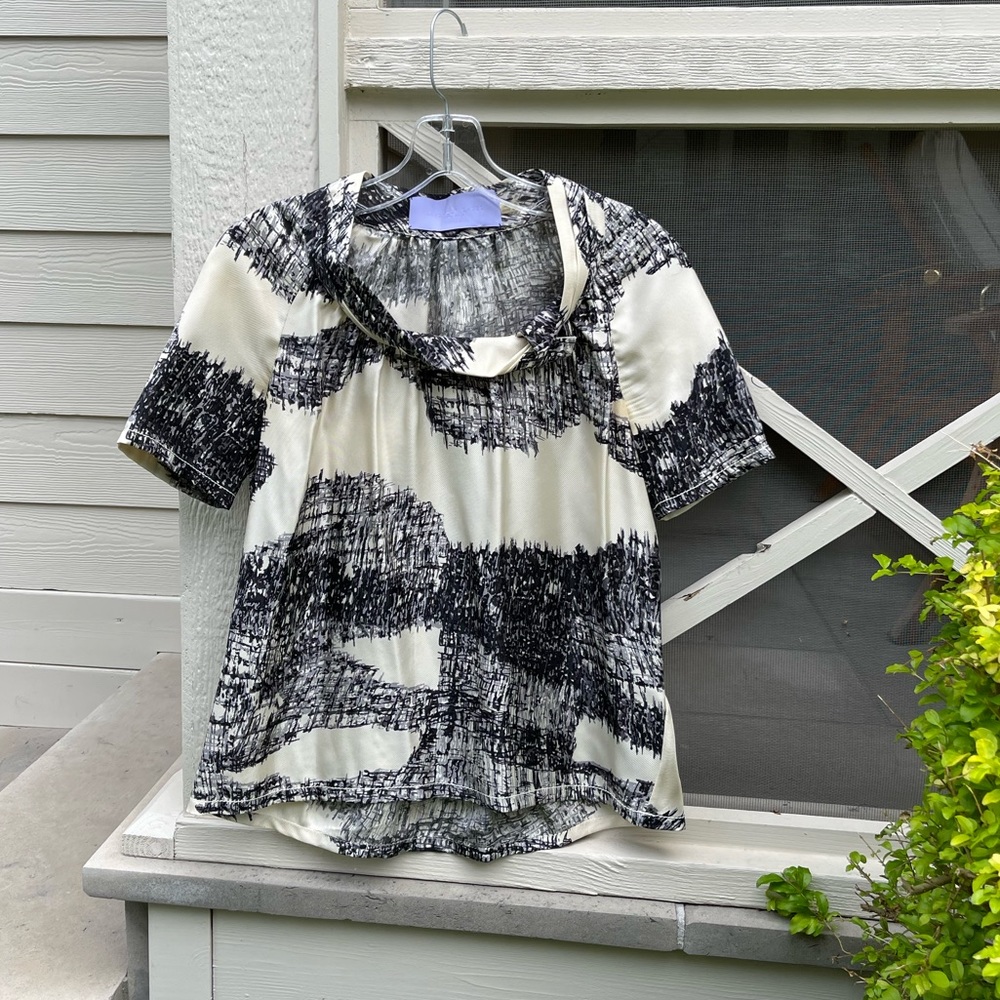 Lavender Label Vera Wang Silk Printed Blouse
